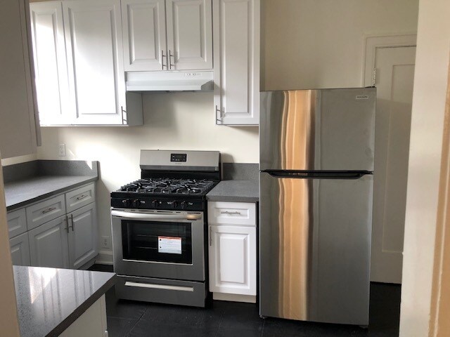 Kitchen - 5911 Carlton Way