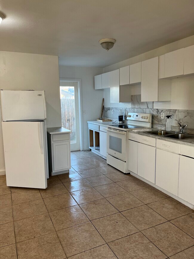 Foto del edificio - 2906 E Chipman Rd