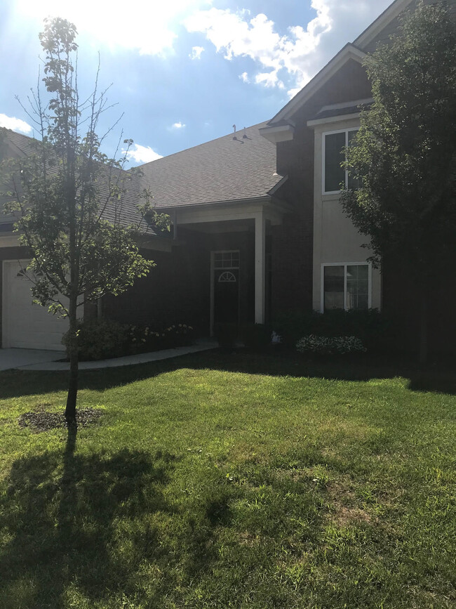 Building Photo - 14382 Shadywood Dr