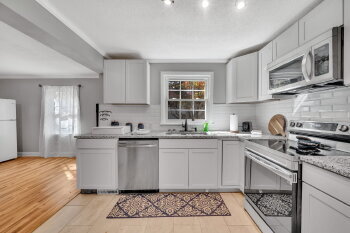 Foto del edificio - The Deese | $112/Week (First 4 Weeks Limited Promo!) Move-In Ready Room Rental – No Deposit, Quic...