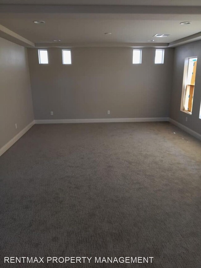 Foto del edificio - 4 br, 3.5 bath House - 7068 PARROT BAY