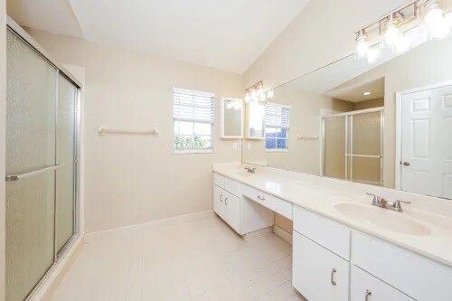 Foto del edificio - 215442 Middletown Dr