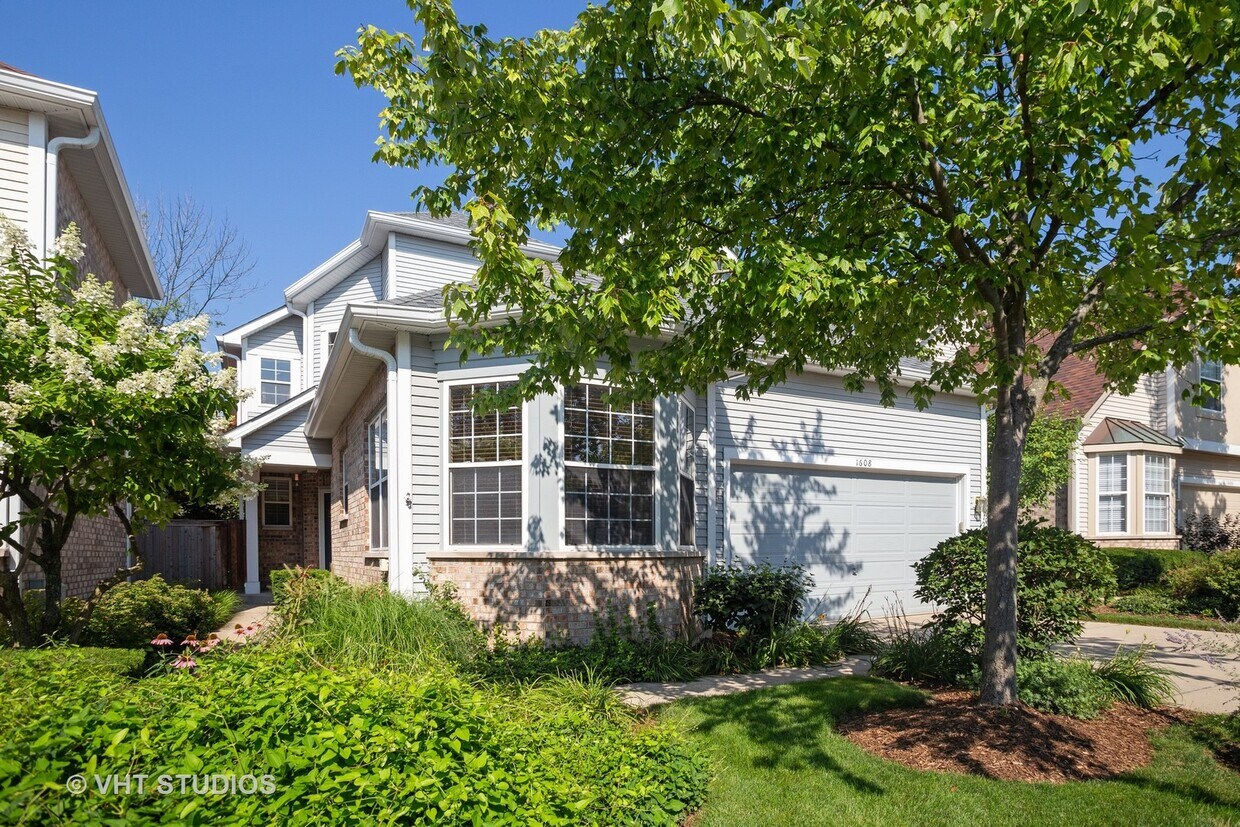1608 Fairfax Ln, Oakbrook Terrace, IL 60181 House Rental in Oakbrook