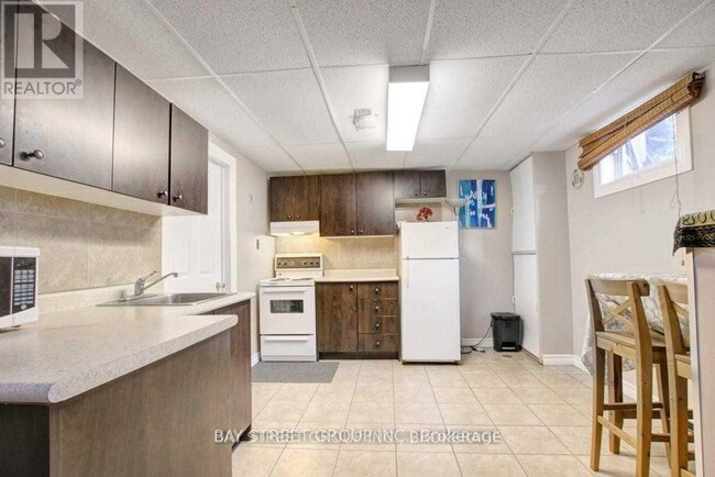 Building Photo - 23 Dalcourt Dr