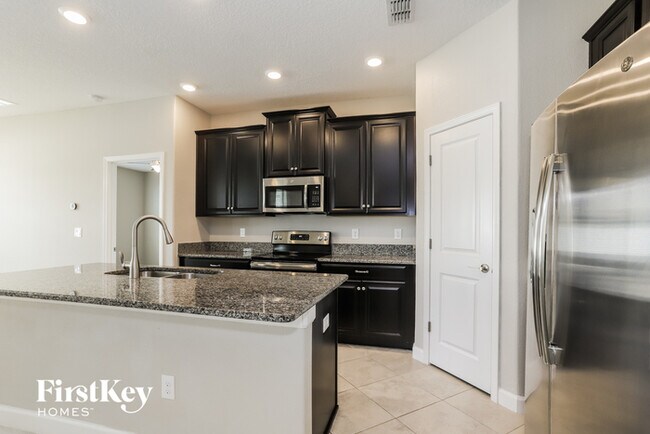 Foto del edificio - 13246 Satin Lily Dr