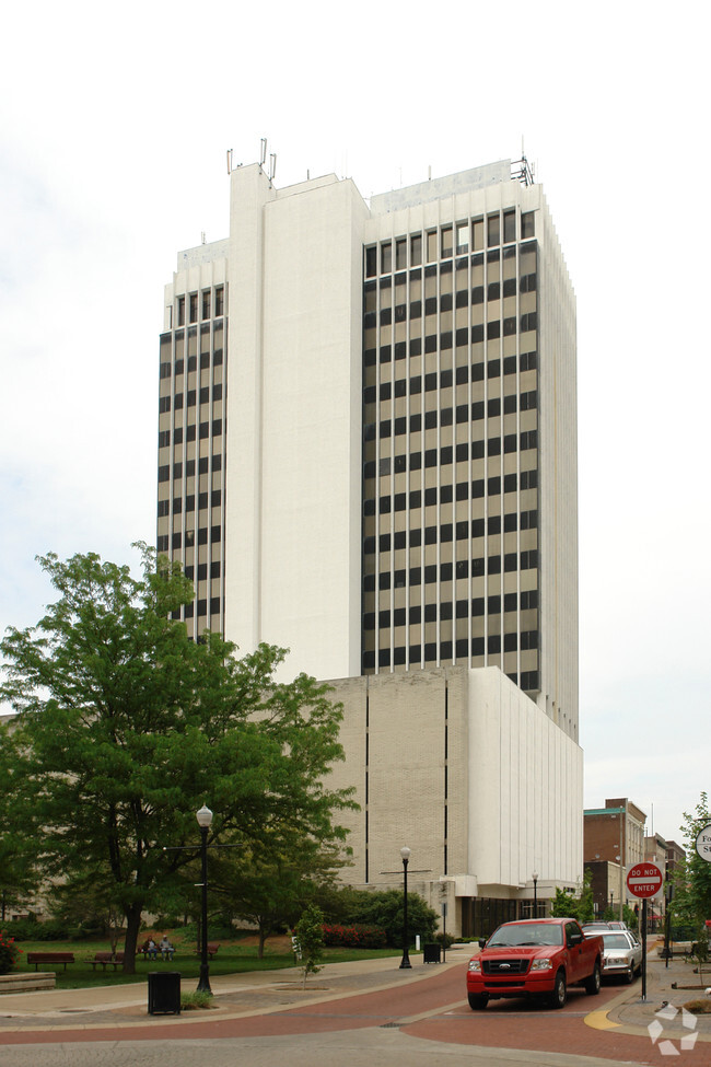 Building Photo - 5th & Main