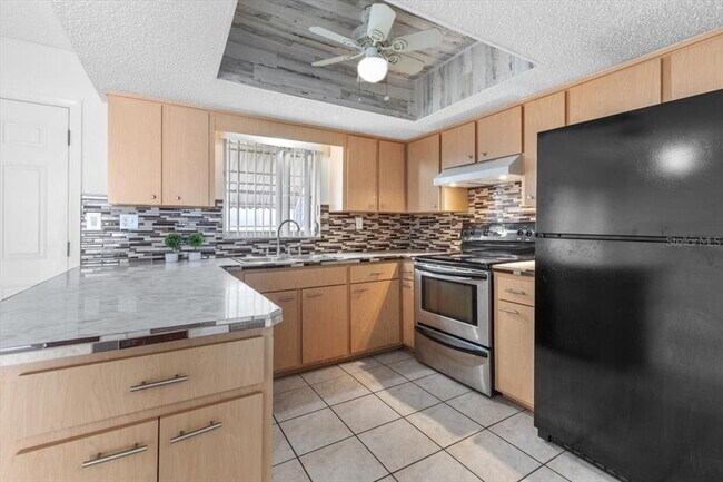 Foto del edificio - 5320 Buttonwood Dr