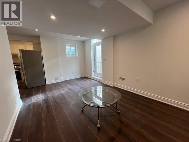 Building Photo - 147 Bocelli Crescent