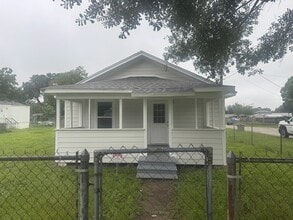Building Photo - 2023 N U St