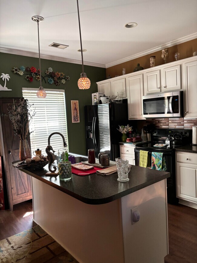 Foto del edificio - 100 Tybo Dr