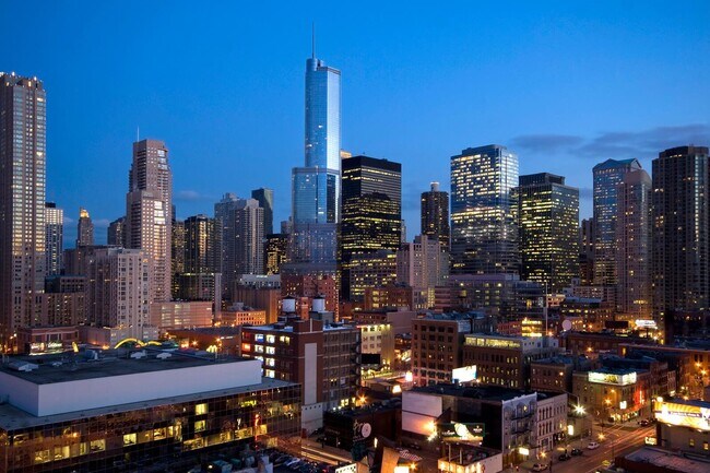 Hermosa vista - 316 W Erie St