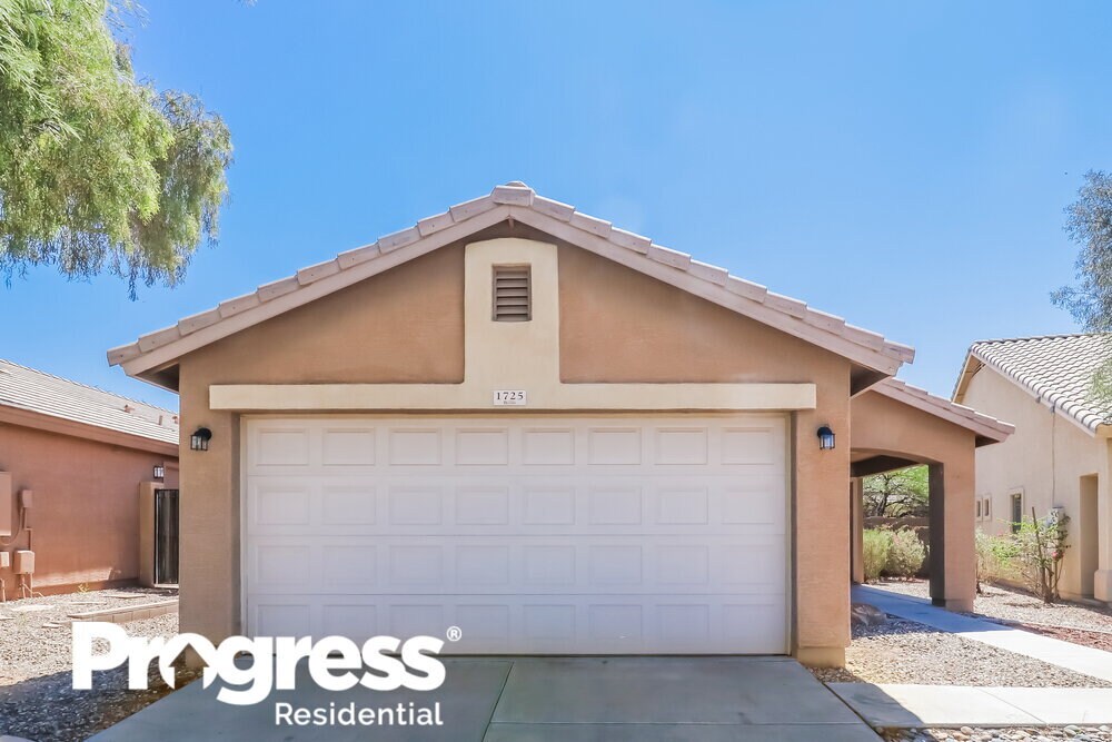 Foto principal - 1725 S 156th Ave
