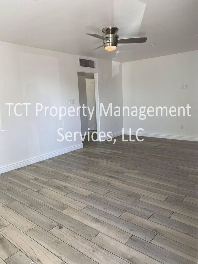 Building Photo - Cozy 3 Bedroom Home in the Biltmore Area!