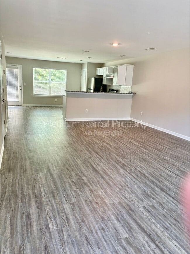 Foto del edificio - 4456 Pinscher St