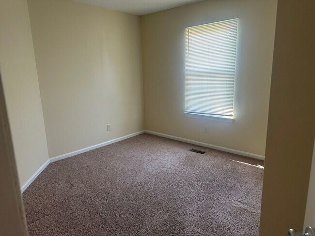Foto del edificio - 3BR, 2BA Durham Home with Deck and LVP Flooring
