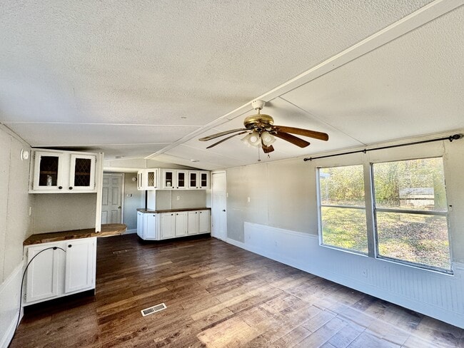 Foto del edificio - 610 Old Slag Rd