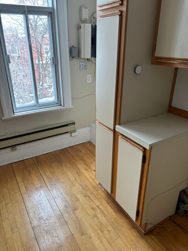 Building Photo - 4405 Rue Garnier