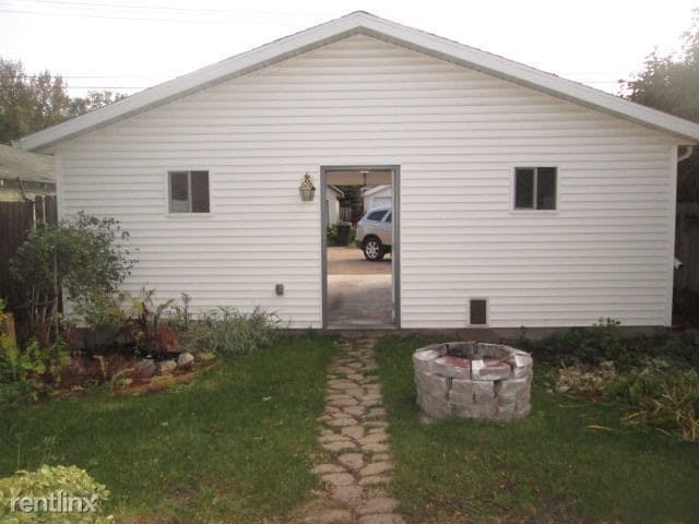 Building Photo - 1407 University Ave