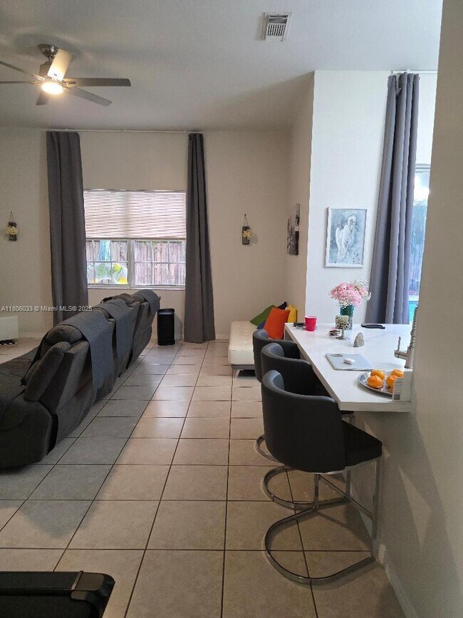 Foto del edificio - 15764 SW 101st St