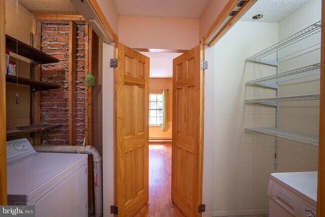 Building Photo - 206B Homestead Ln