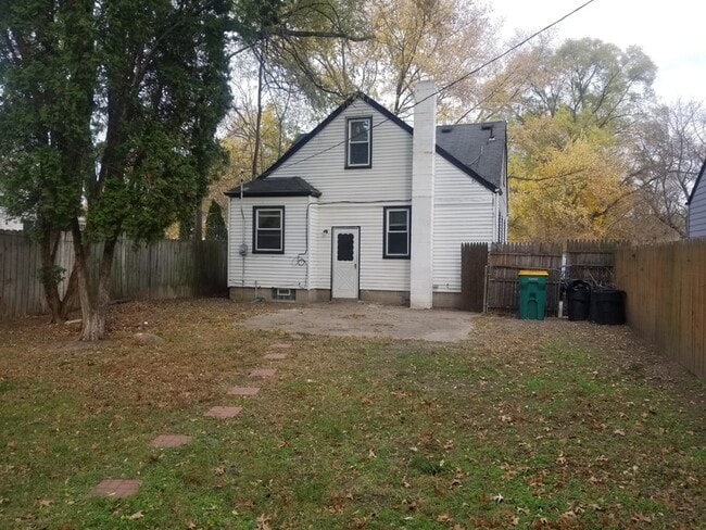 Building Photo - 20975 Ontaga St