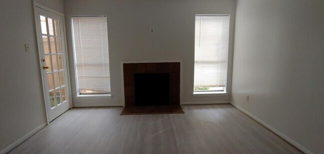 Building Photo - 10202 Forum Park Dr