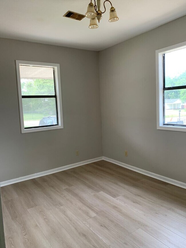 Foto del edificio - 3bed/1bath house
