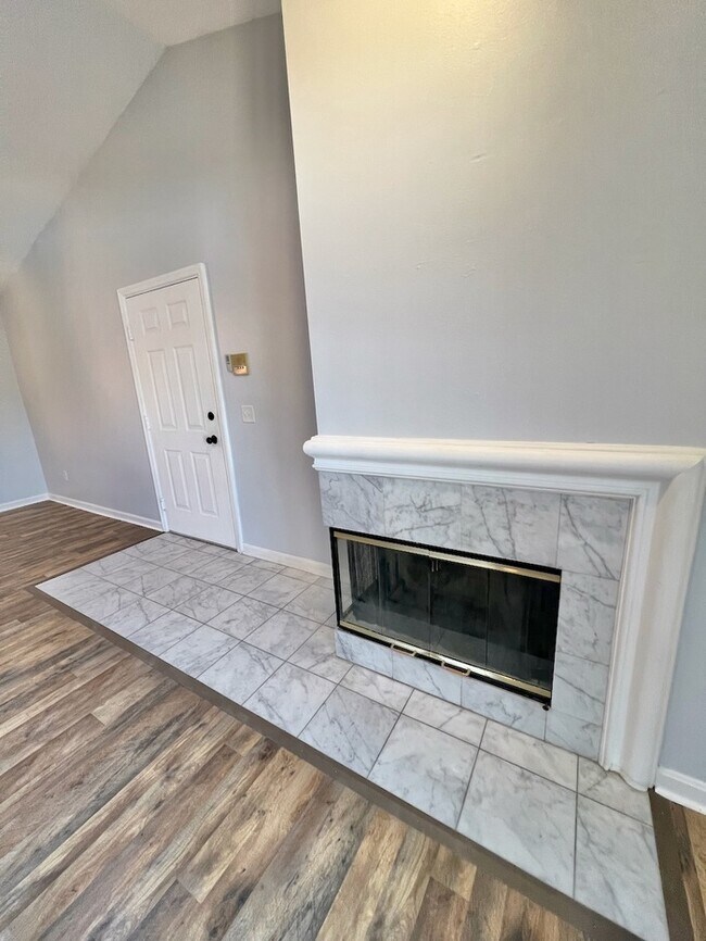 LightFilled Loveland Condo with Upgrades! Townhome Rentals in Loveland OH