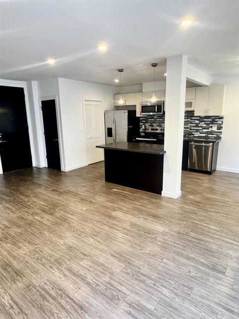 Foto del edificio - 7224 Hillside Ave
