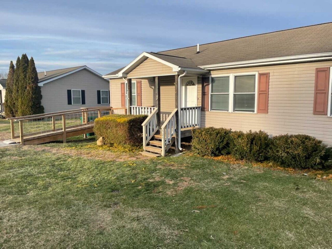 Primary Photo - 305 7th Ave
