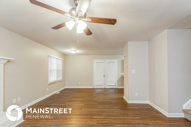 Foto del edificio - 4701 Dillingham Ct