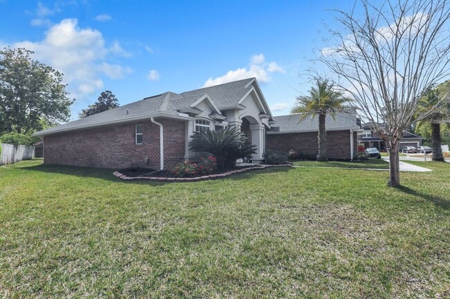 Building Photo - 4 bedroom/ 2 bathroom home in Julington Cr...