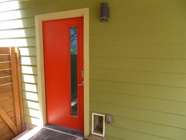 Foto del edificio - 1309 Singleton Ave