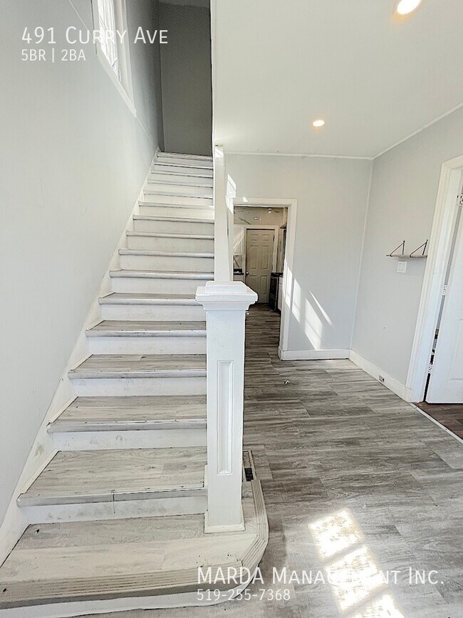Photo du bâtiment - 5 BD MODERN & SPACIOUS 5 BEDROOM WEST END ...