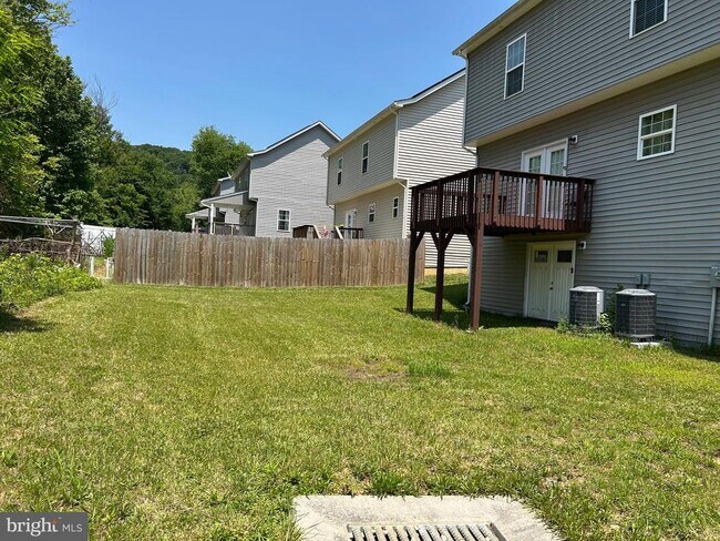 Foto del edificio - 8366 Leighburn Dr