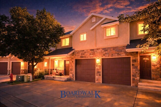 Foto del edificio - Beautiful 3 Bedroom Townhome End Unit in Draper!