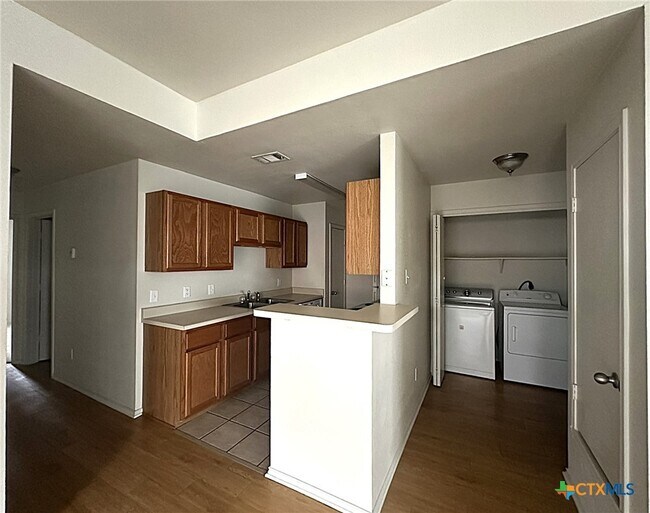 Building Photo - 4807 Auburn Dr