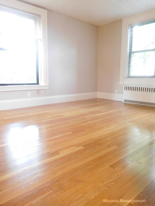 Building Photo - 1455 Beacon St