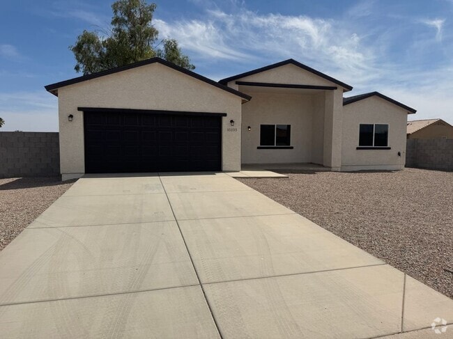 Building Photo - 15235 S Country Club Dr