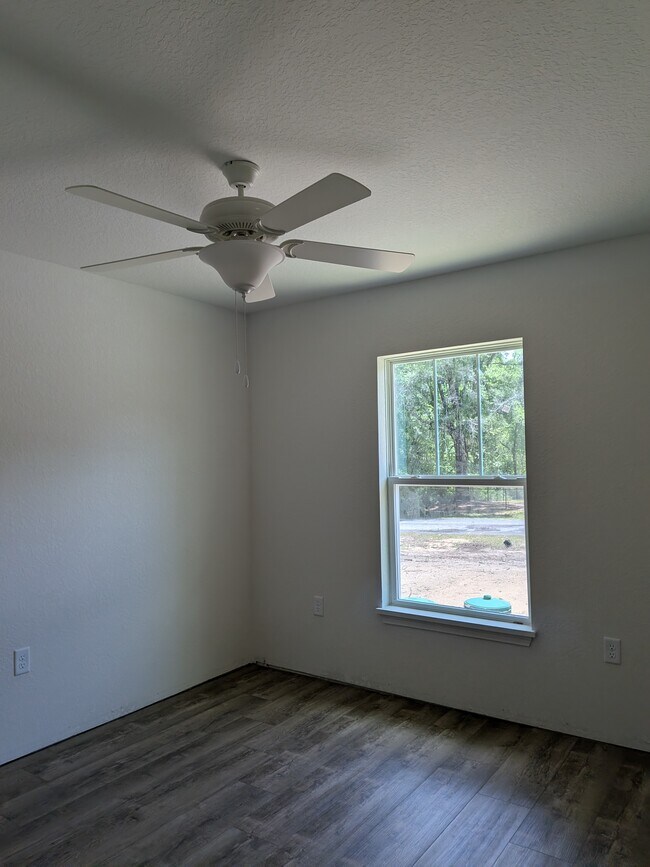 Foto del edificio - 8308 N Downer Way