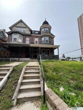 Building Photo - 1426 Walnut St