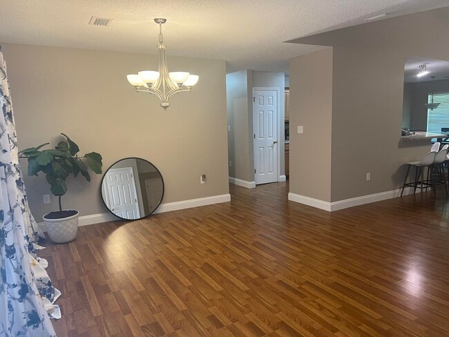 Building Photo - 155 Conquest Ave