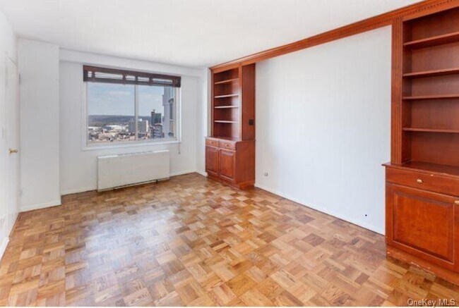 Building Photo - 3333 Henry Hudson Pkwy W