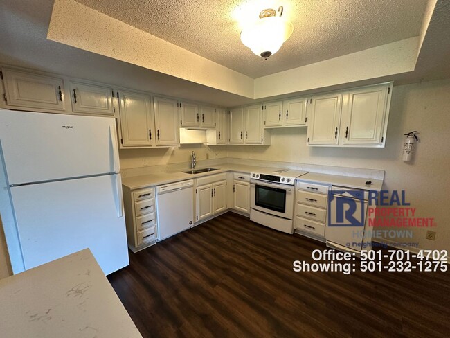 Building Photo - 501 Belvedere Dr