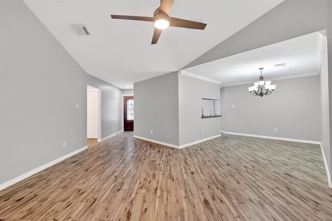 Foto del edificio - 14023 Bay Gardens Dr