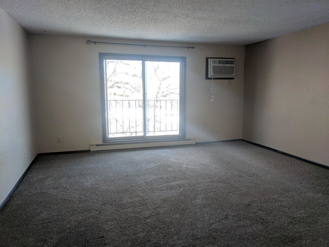Building Photo - 310 Kenwood Dr