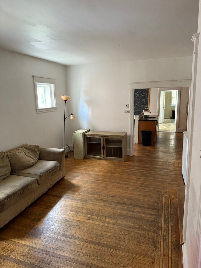 Foto del edificio - 605 E 19th St