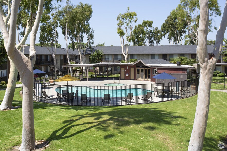 Peppertree Apartments