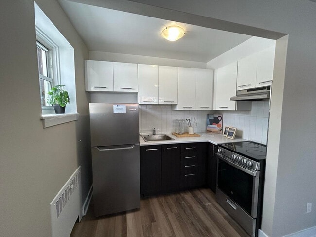 Interior Photo - Arbor Village - 1030 & 1040 Hollington