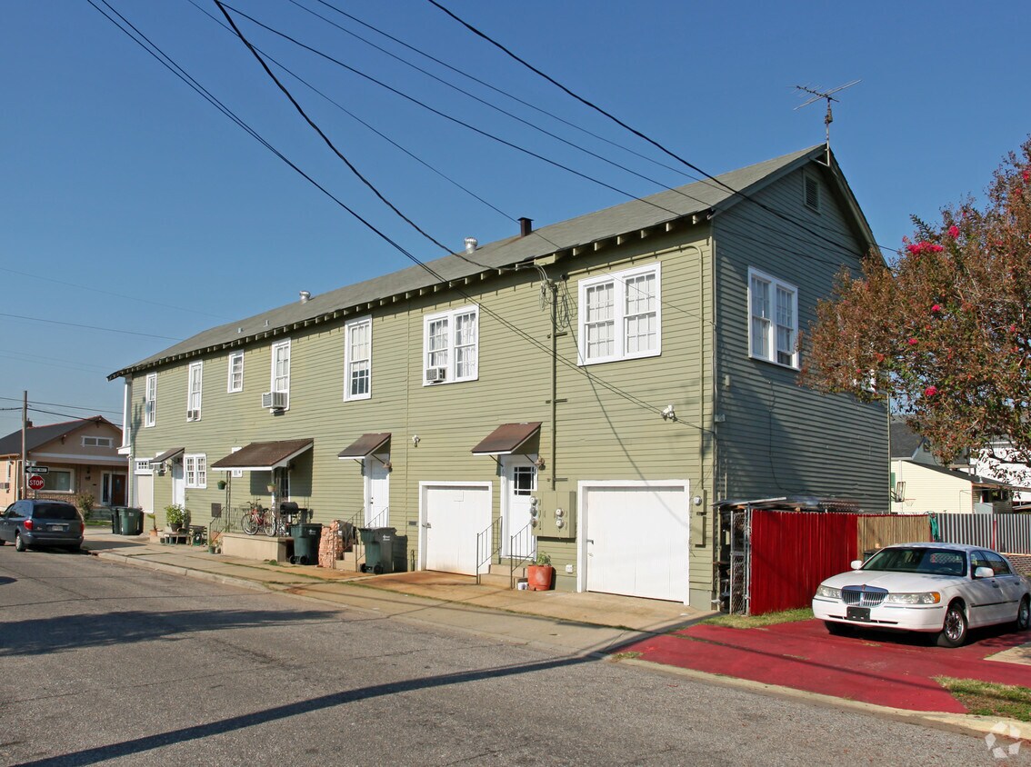 Building Photo - 3201 Toulouse St